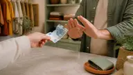 Billet déchiré ou abîmé : peut-on encore l’utiliser ?
